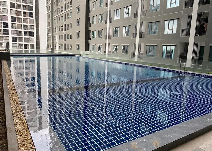 King Bed And Pool *