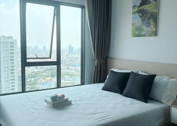 King Bed And Pool